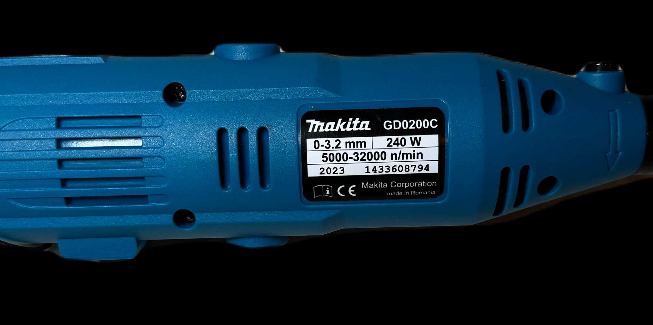 Гравер Makita GD0200C (+гибкий вал+40 насадок)