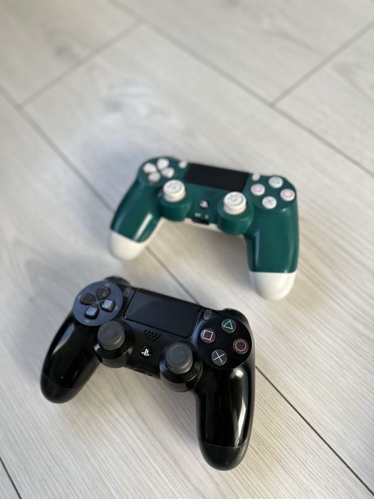 Playstation 4 PRO 1TB 2 pady