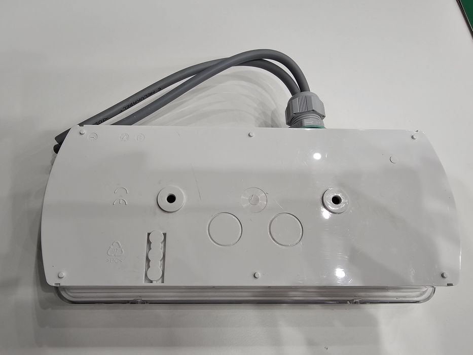 Lampa Oprawa ewakuacyjna awaryjna zestaw 9szt +piktogramy
