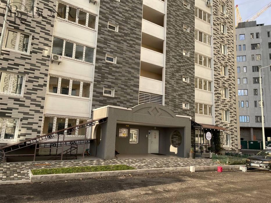 Продаж, Торгове, в ЖК Ревуцького, 100м2