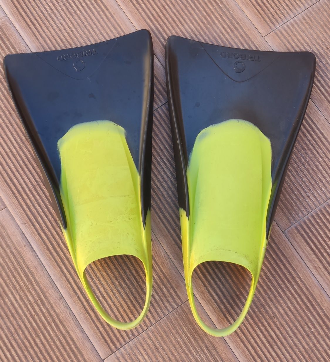 Pés de pato bodyboard
