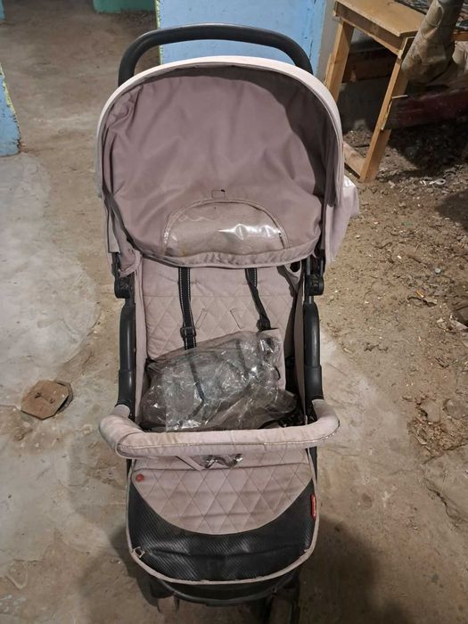 Прогулянкова коляска Carrello Bravo в кольорі Beige Бежева 2022 року