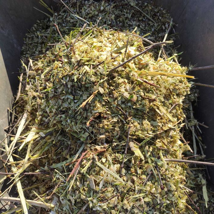 Електричний подрібнювач гілок MacAllister MIS2500+комплект ножів