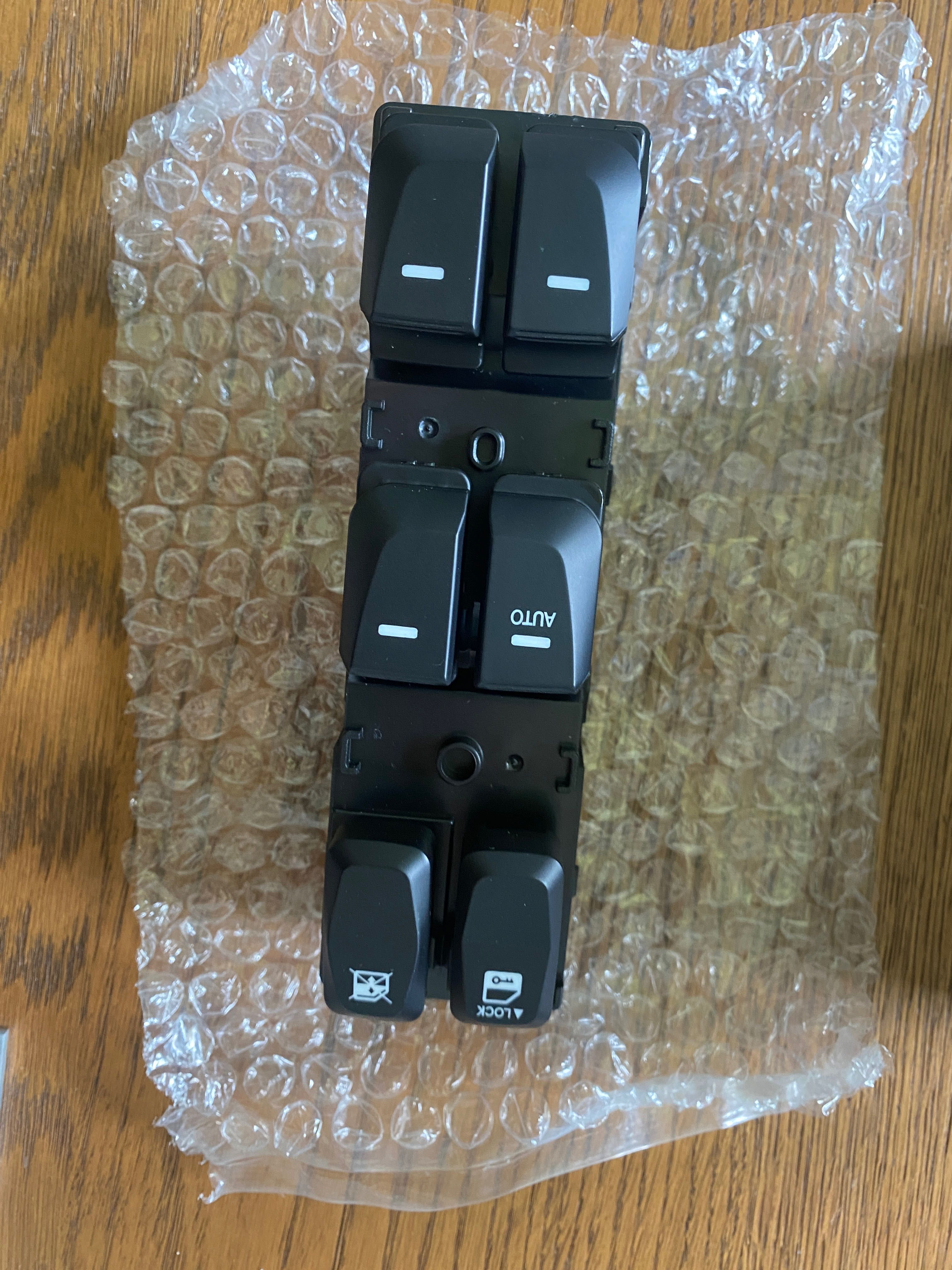 Panel włącznik przełącznik sterowania opuszczania szyb HYUNDAI IX35