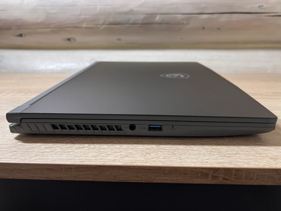 Ноутбук MSI Thin