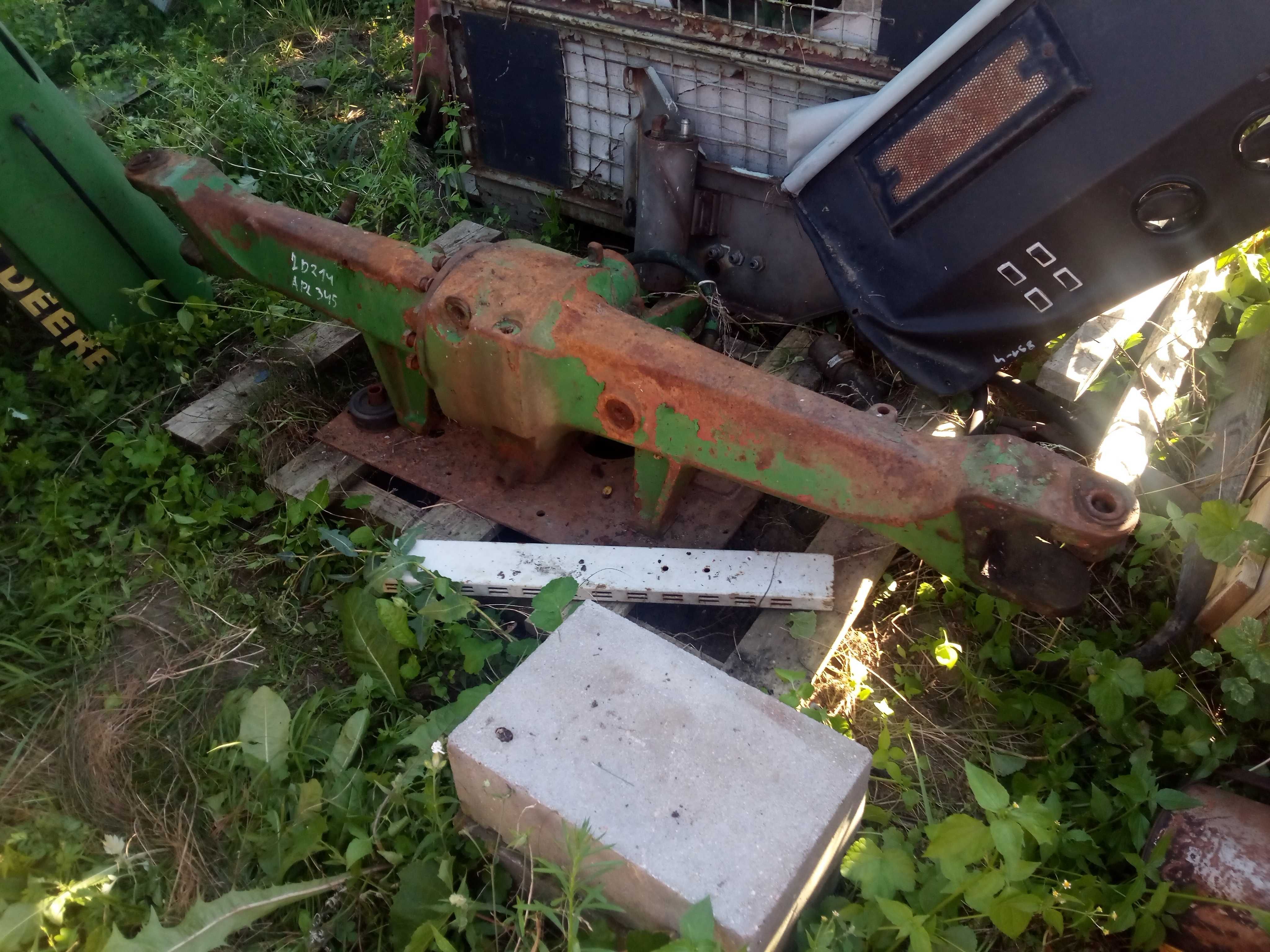 John Deere 2140 obudowa przedniej osi przedniego napędu mostu APL 345