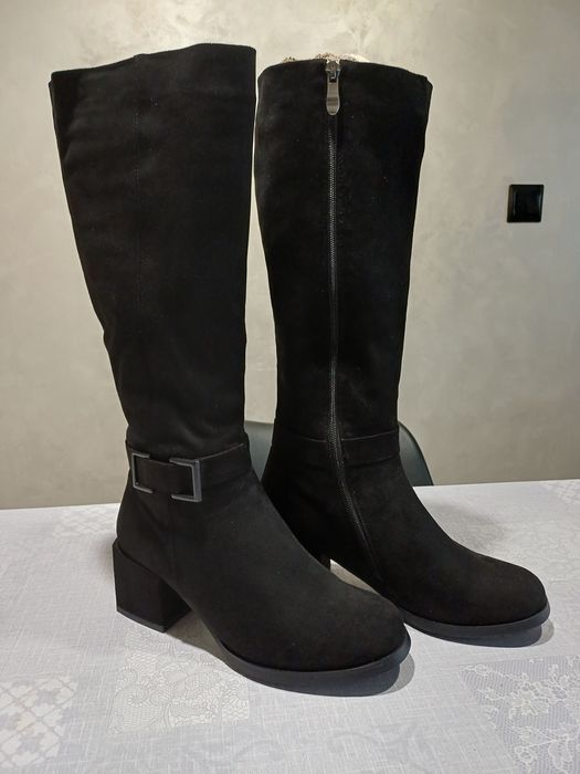 Зимові замшеві жіночі сапожки