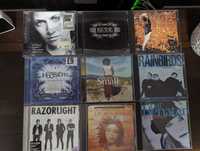 Zestaw różnych płyt CD