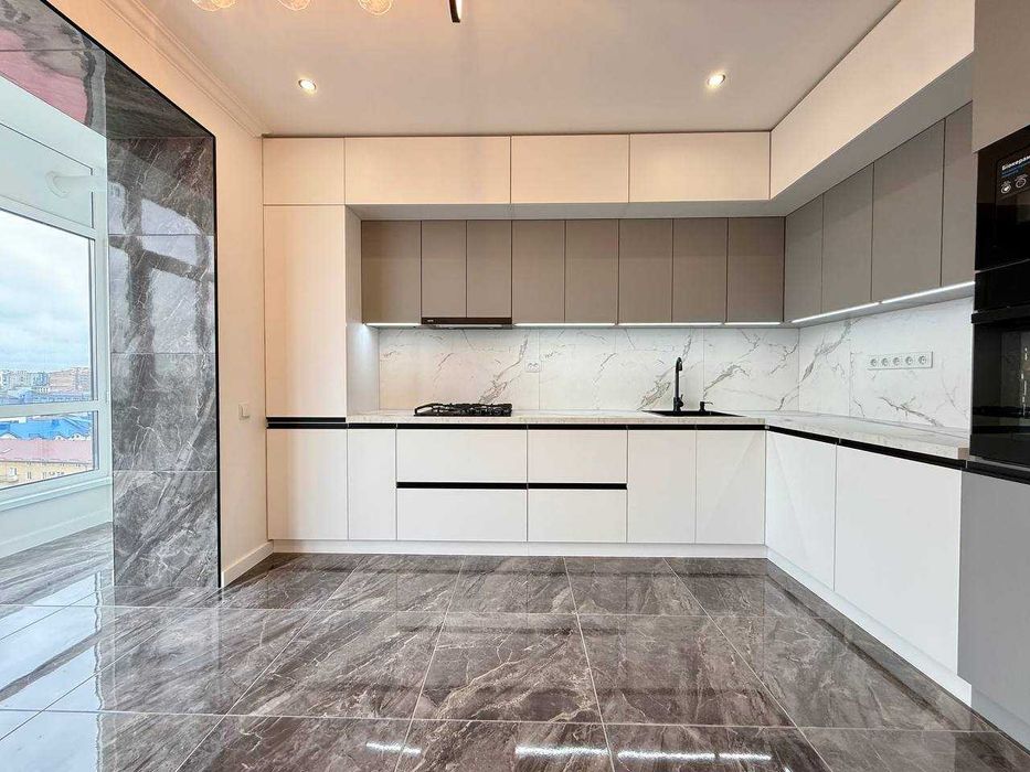 Видова 2.5 кім з ремонтом в обжитій новобудові!