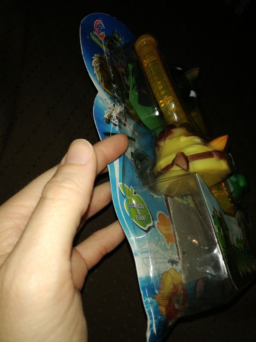 Nowy, nieużywany zestaw procy z postaciami Angry Birds. Na baterie