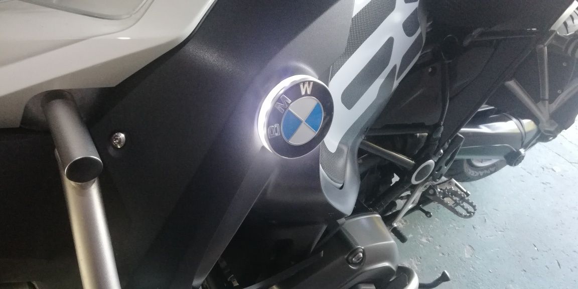 Podświetlenie loga znaczka BMW R1200GS, K1600 GT RT i inne
