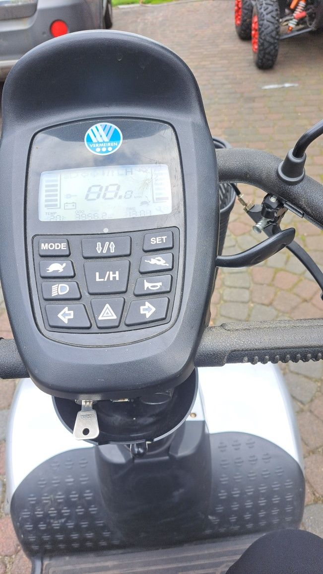 Skuter inwalidzki czterokołowy