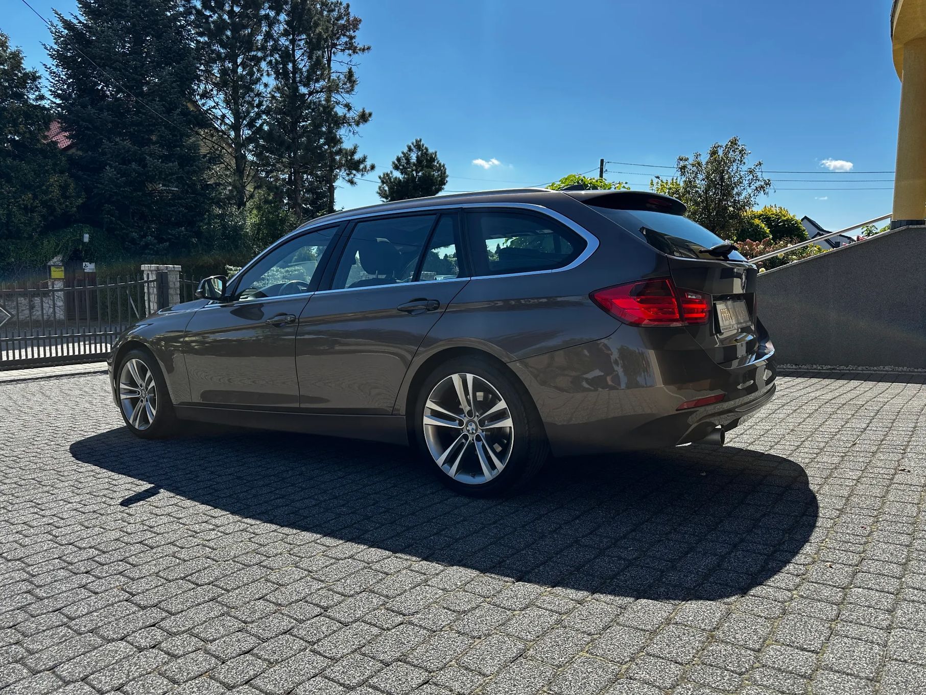 BMW Seria 3 wszyscy_asystenci*ACC*head_up*panorama*HARMAN_KARDON*KEYLESS*BEZWYPADK