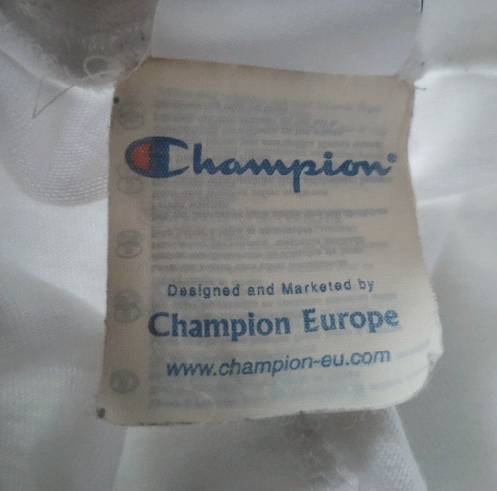 Białe spodnie dresowe.krótkie spodnie firmy Champion