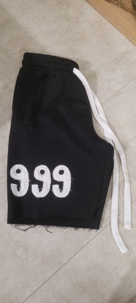 999yessirskiii шорти.