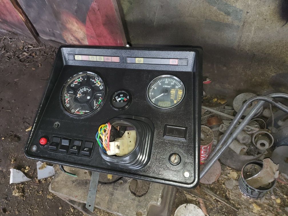Панель приладів мтз 82.892.1025.1221