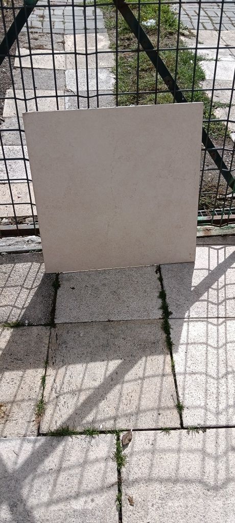 Vendo tijoleira para desocupar 60/60