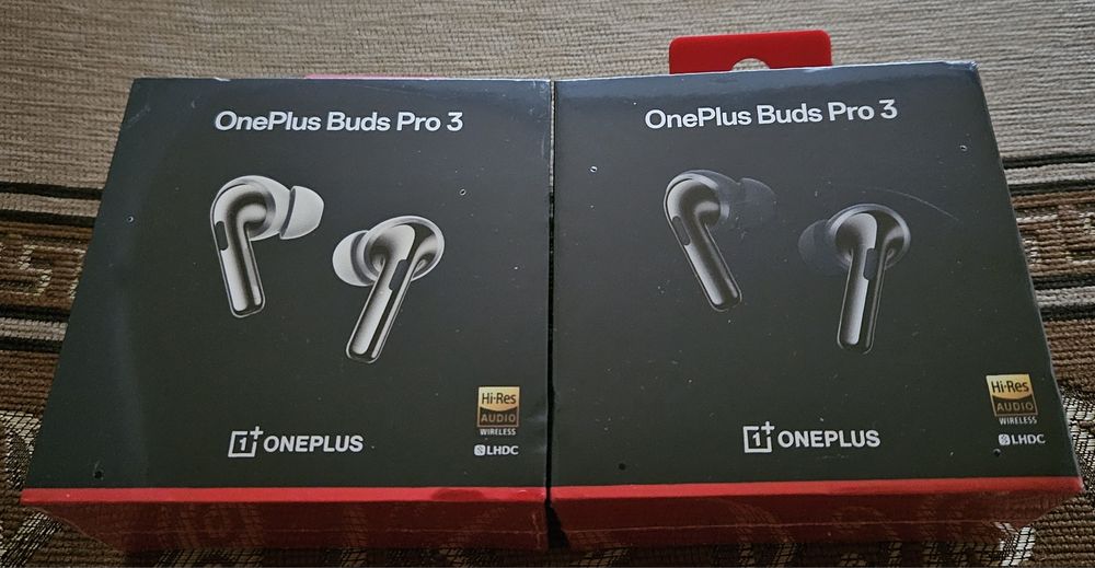 OnePlus  Buds Pro 3.Колір Midnight Opus Lunar Radiance