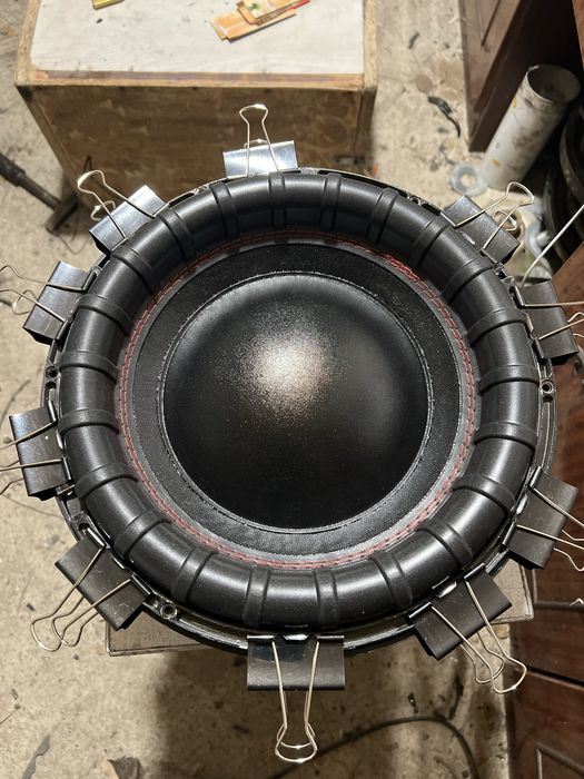 Продаж та ремонт динаміків, в наявності є багато цікавого