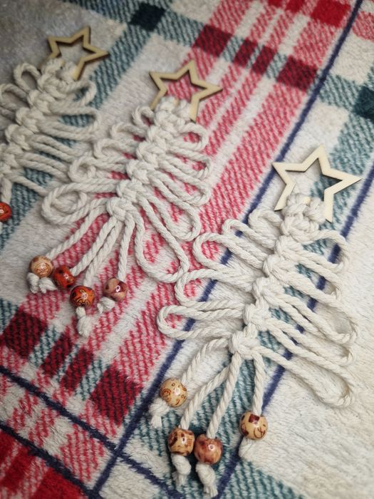 Zestaw 6 choinek makramowych