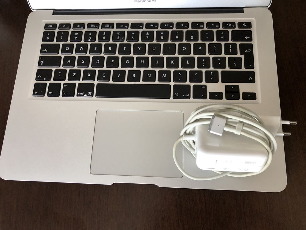 MacBook Air Intel Core i7 8GB /256GB