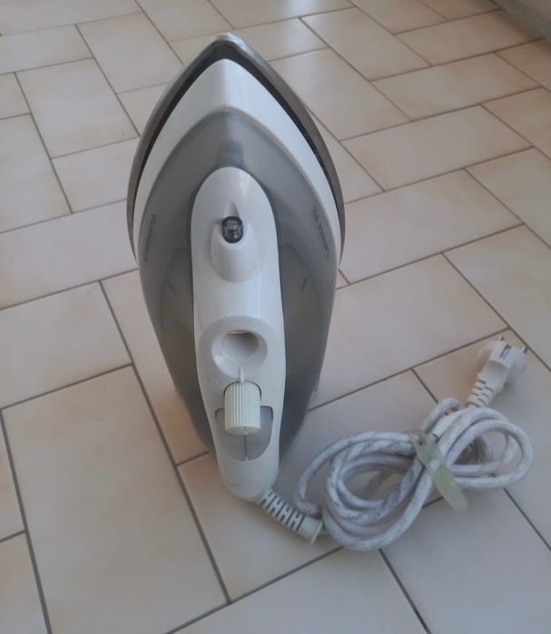 Ferro a vapor Ufesa Clarrise 90