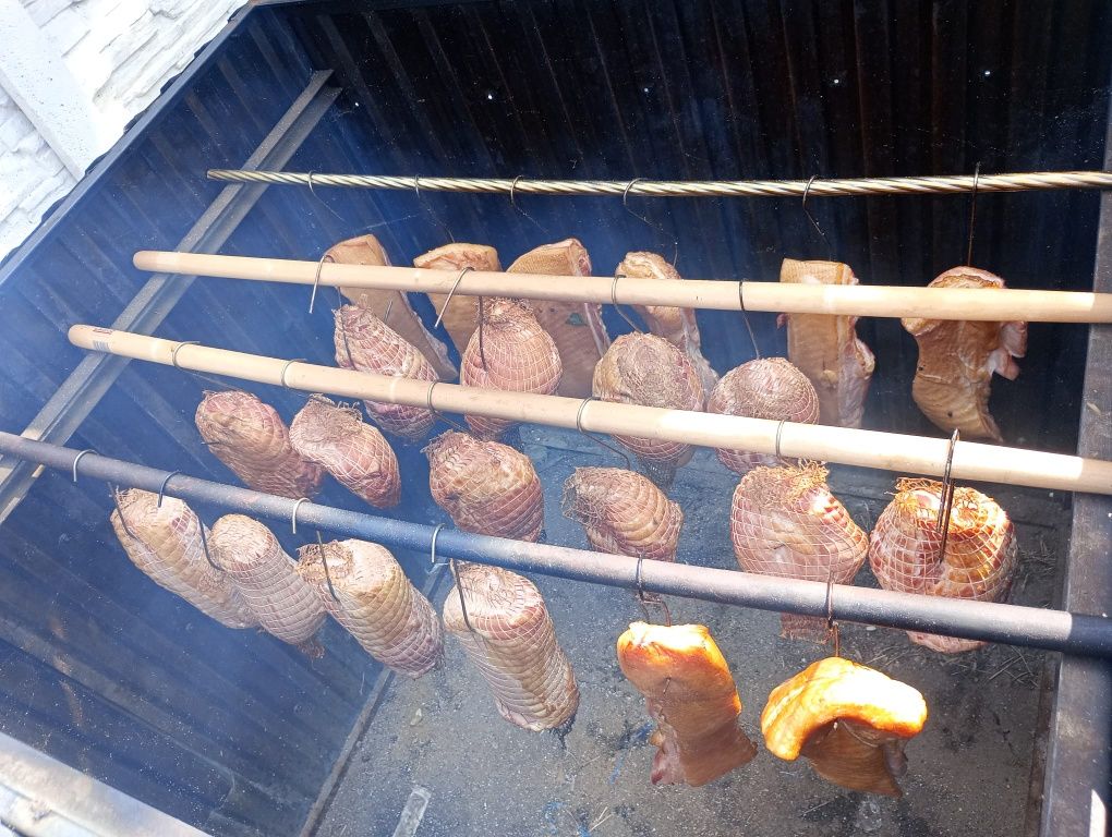 Swojskie wyroby kiełbasa kaszanka salceson