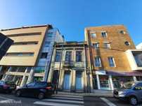 Prédio para remodelação no centro da Póvoa de Varzim