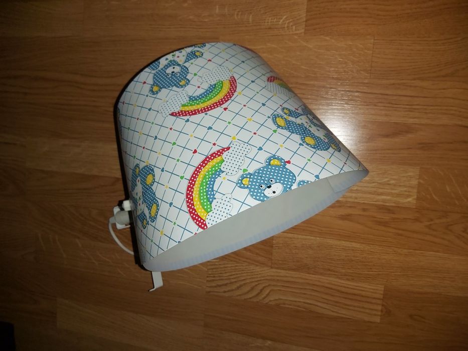 Candeeiro de teto para criança