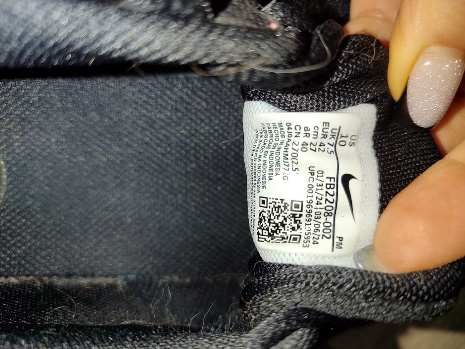 Кросівки для бігу Nike Revolution  FB2207-002 42р 27 см