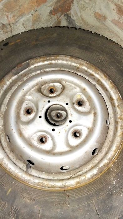 Диски з резиной 205 70 р14  зима