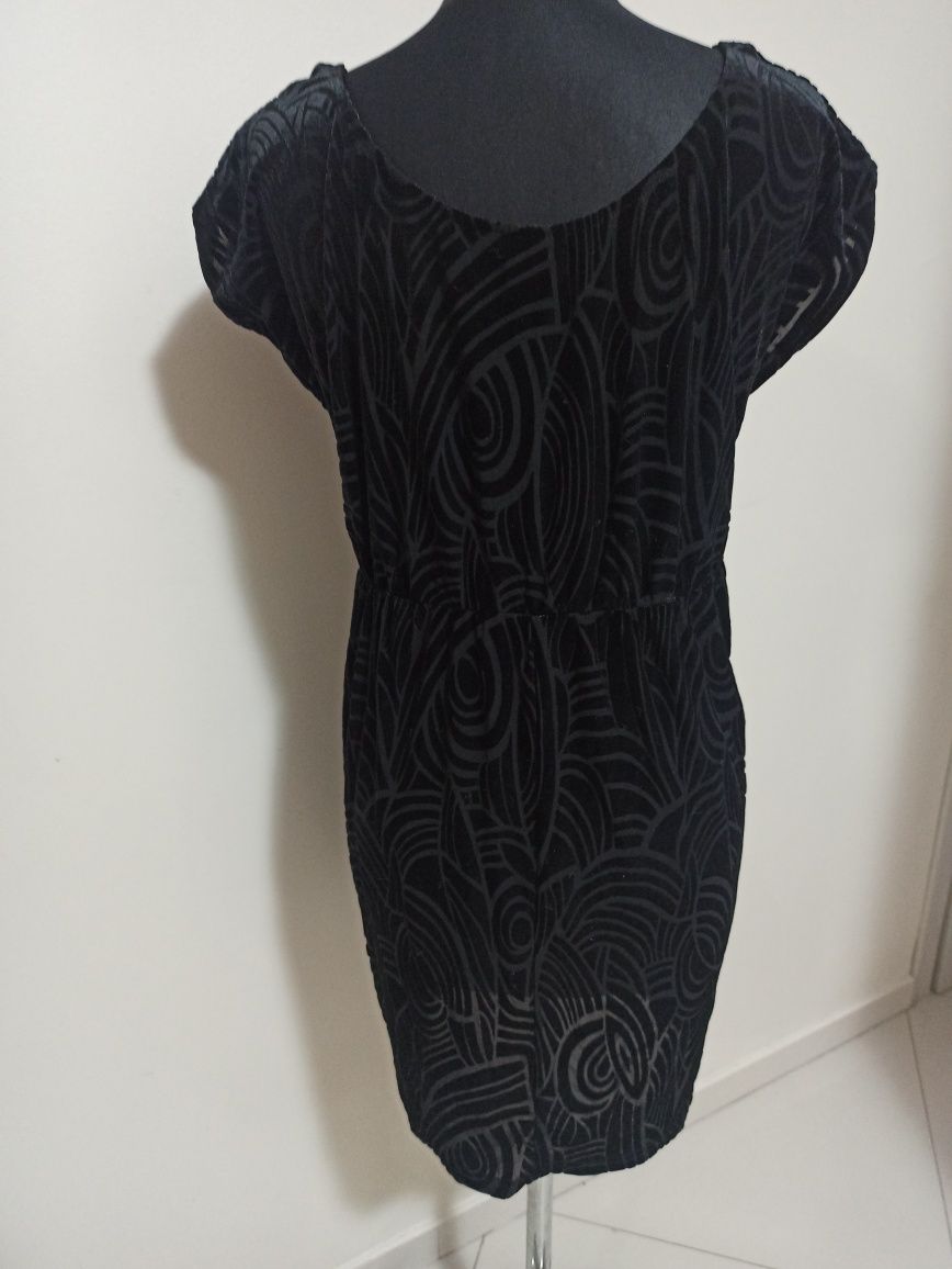 Sukienka czarna welurowa M 38