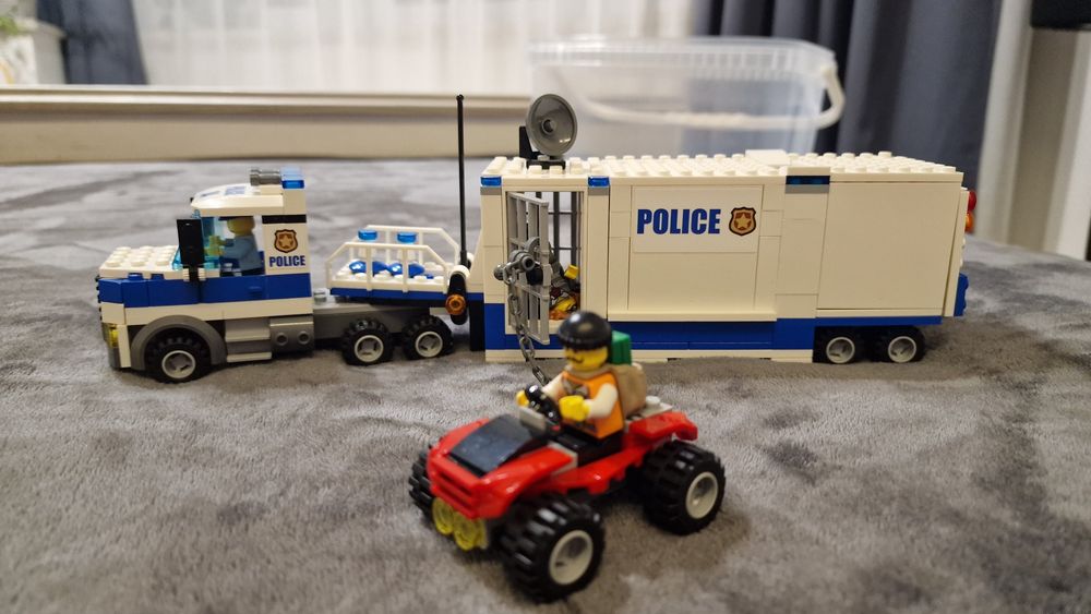 Конструктор Lego поліція