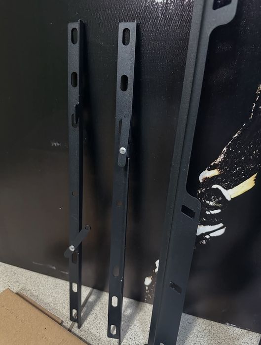 Кронштейн для кріплення телевізора