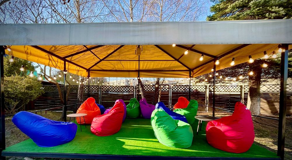 Зручне крісло за доступною ціною. Безкаркасні пуфи в асортименті.