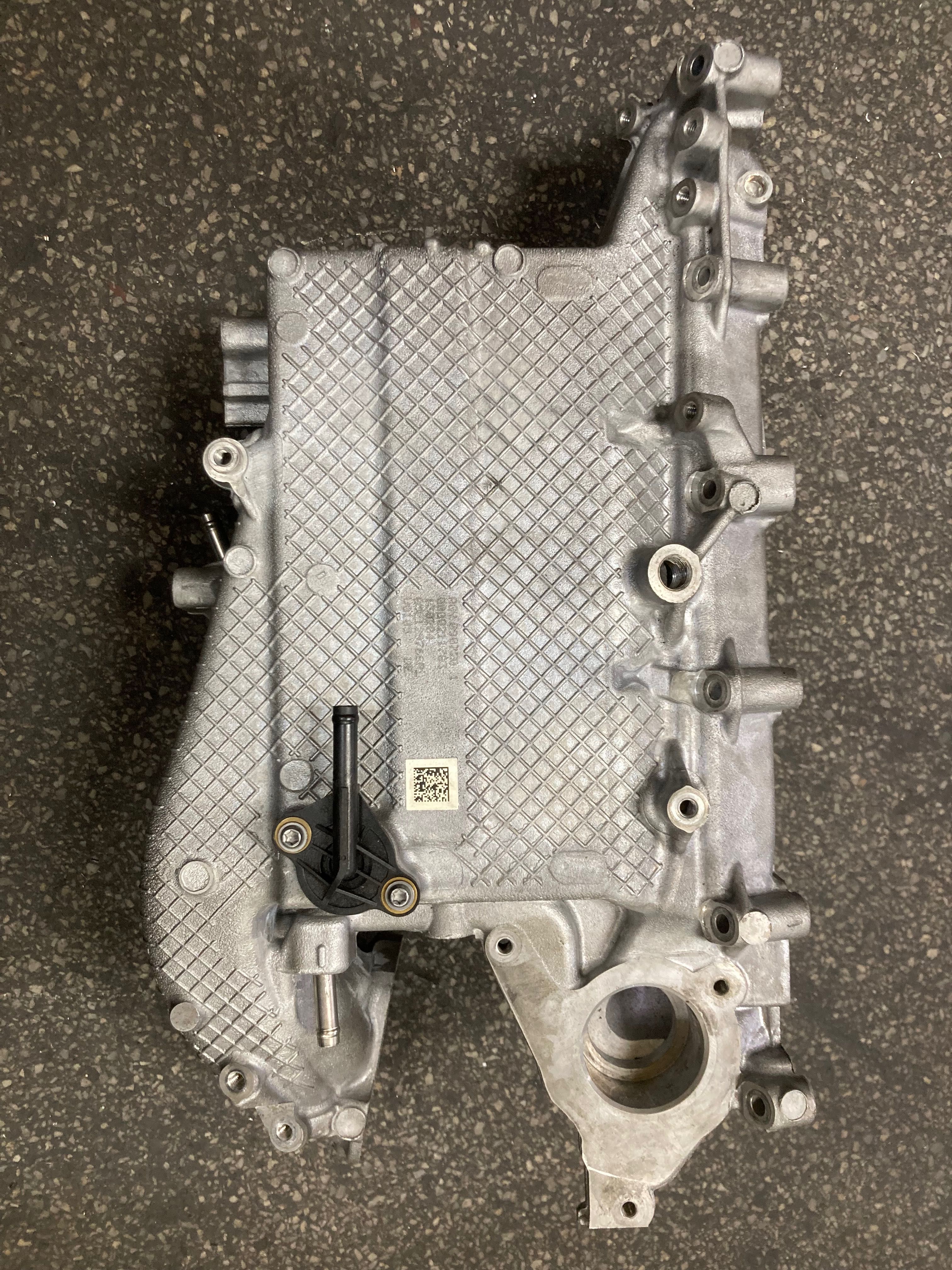 Впускний Колектор AUDI A6 2.0/2020р