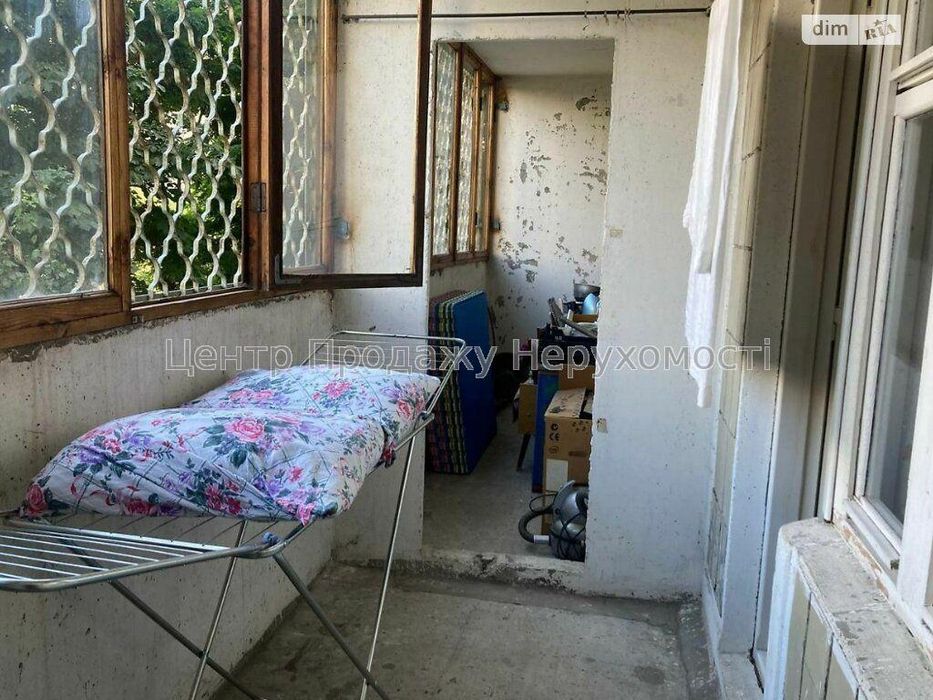 продам 2-кімнатну на Троєщині ІВ