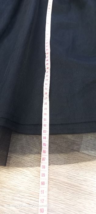 Вечірня чорна сукня