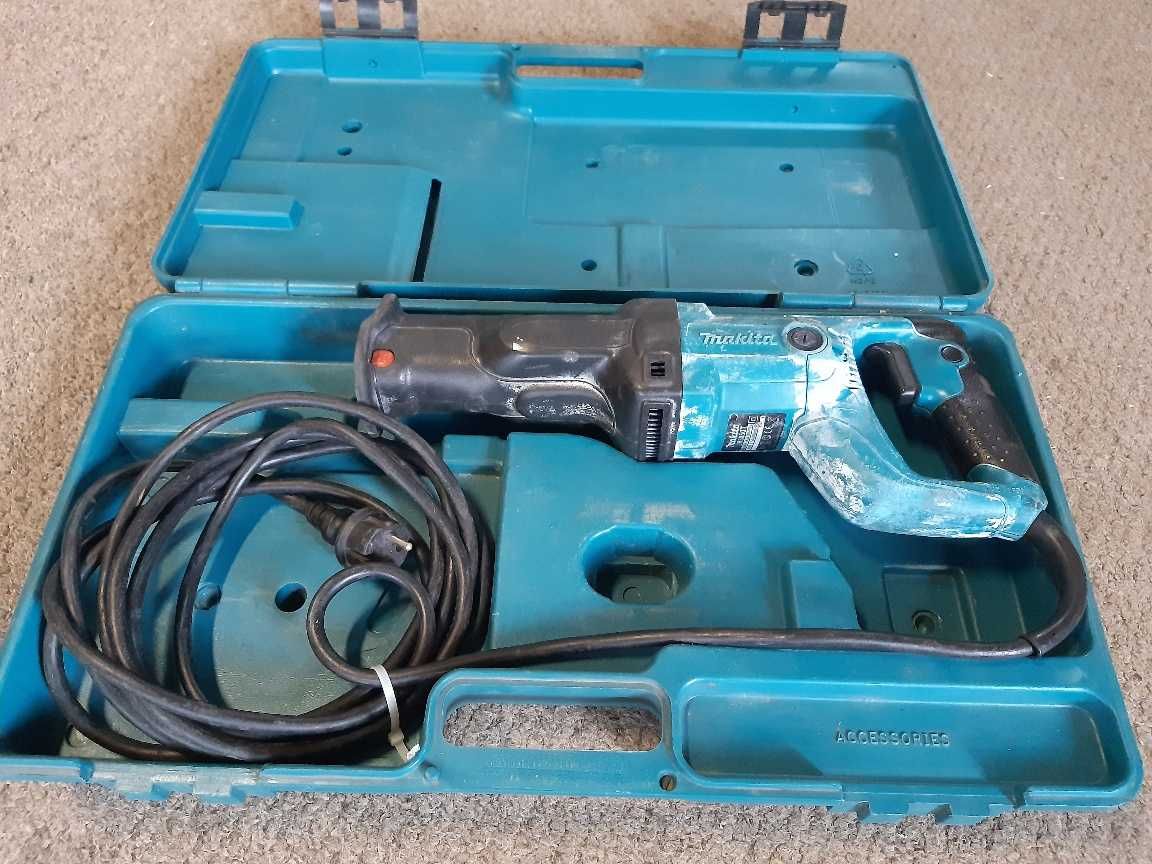 Piła Szablasta MAKITA JR305OT + walizka