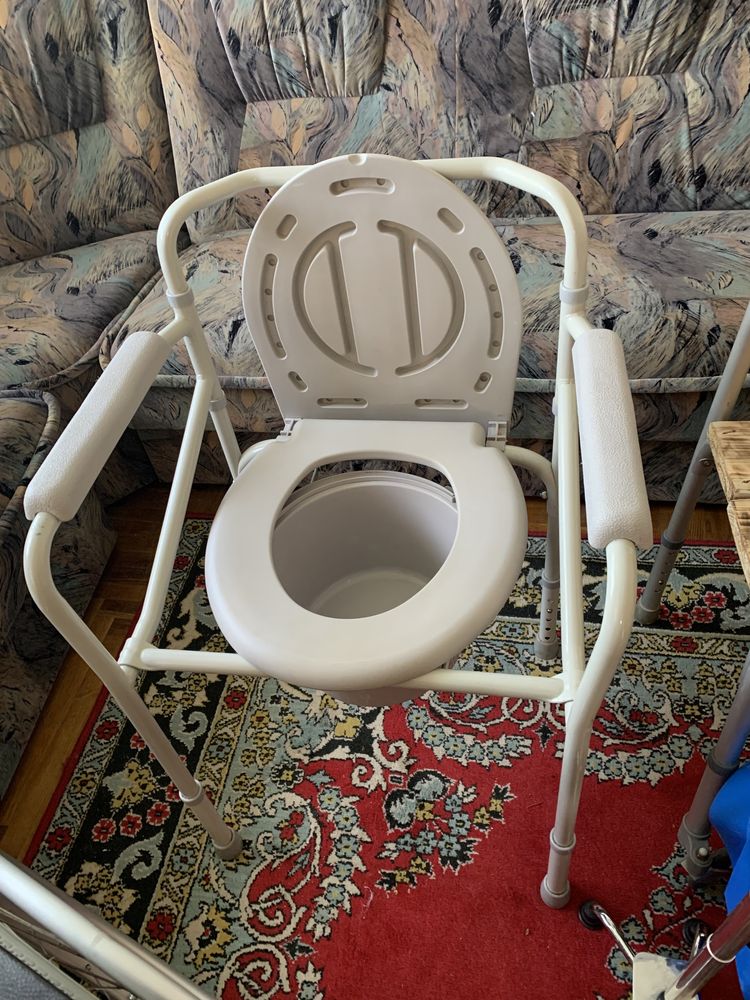 Інвалідна коляска+ туалет+ ходунки