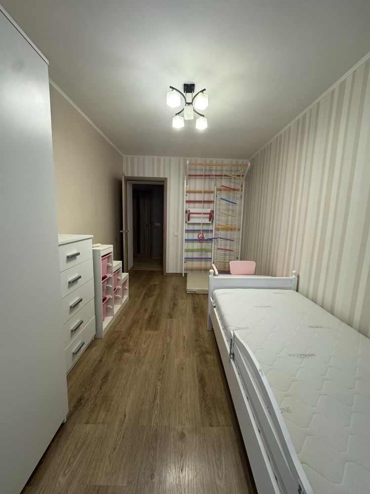 Продам 4х комнатную квартиру