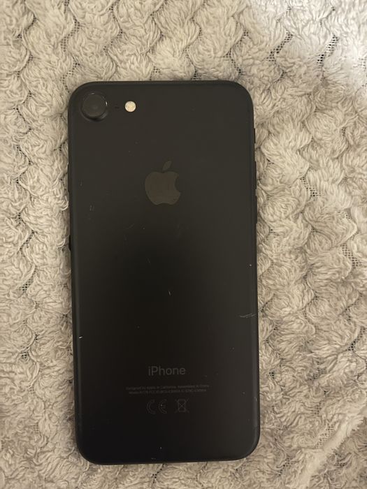 sprzedam iPhone 7