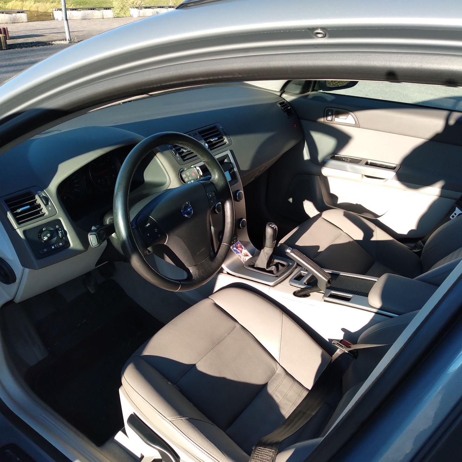 Продам Volvo v50 в оригіналі без підкласів!!!
