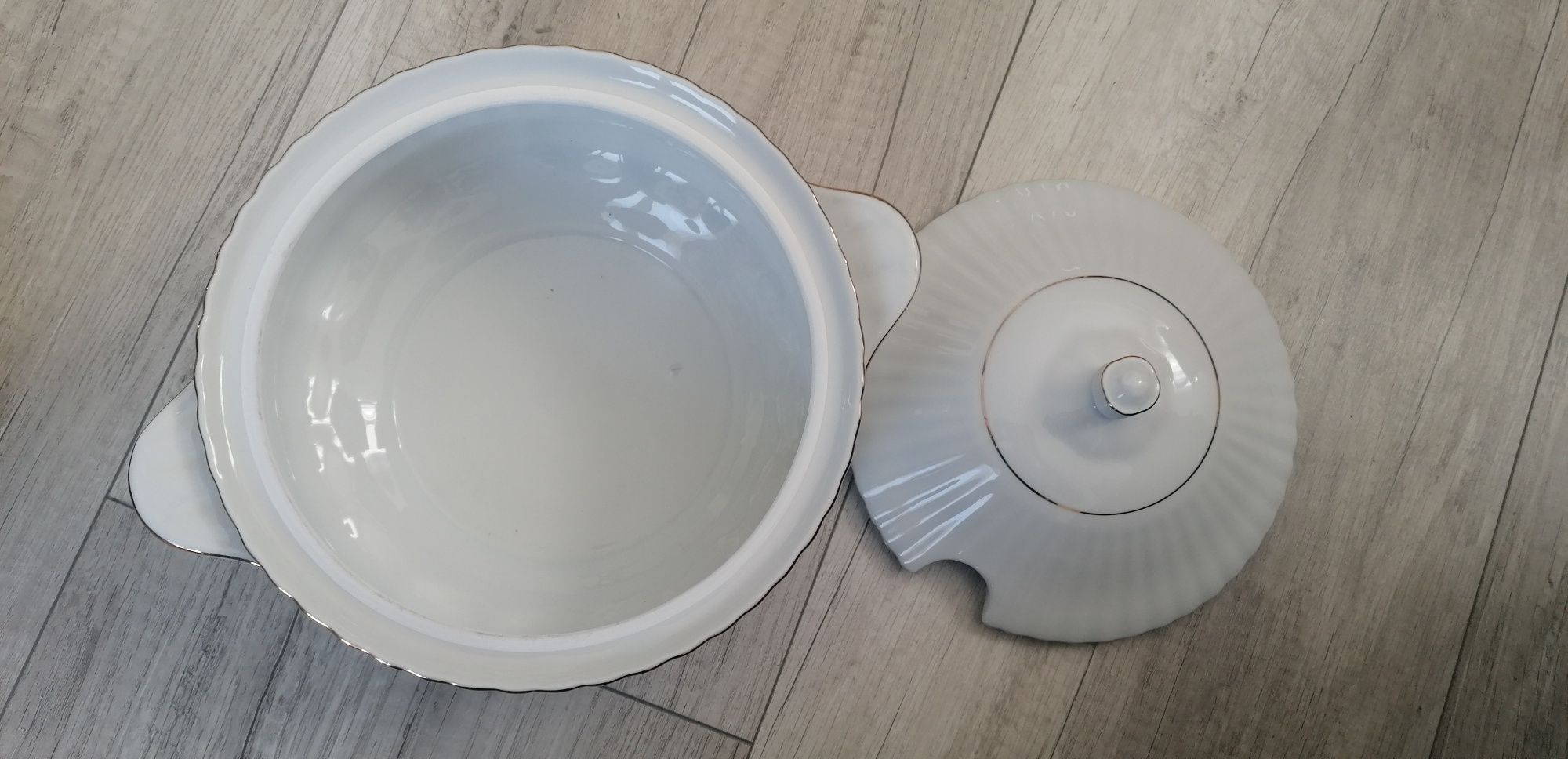Waza porcelanowa Chodzież