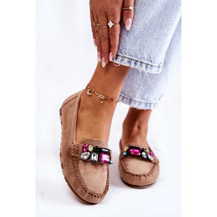 Beżowe mokasyny z kolorowymi kryształami 39