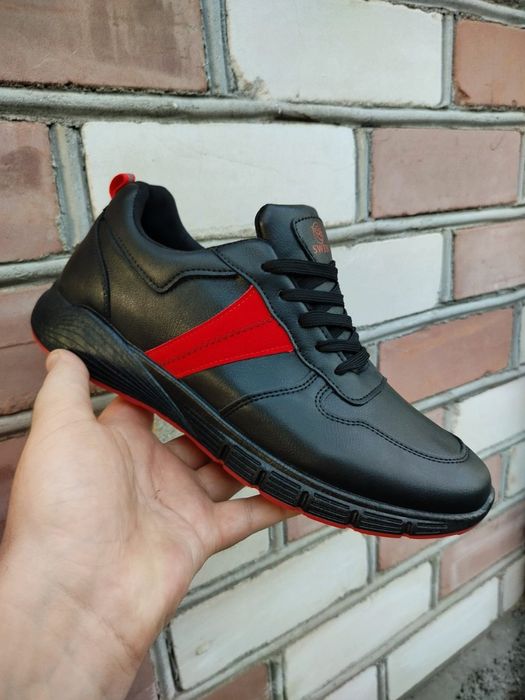 Стильні чоловічі кросівки. В наявності  25,7/26,2/26,7/27,2/ 28см