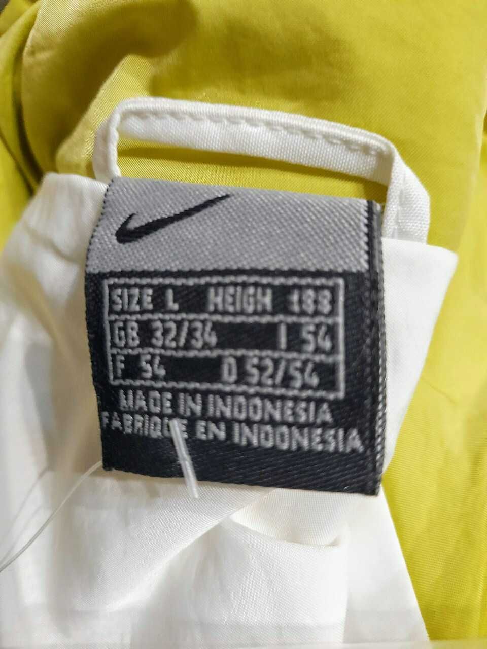 Спортивні костюми Nike, Columbia, made in Indonesia, жіночі