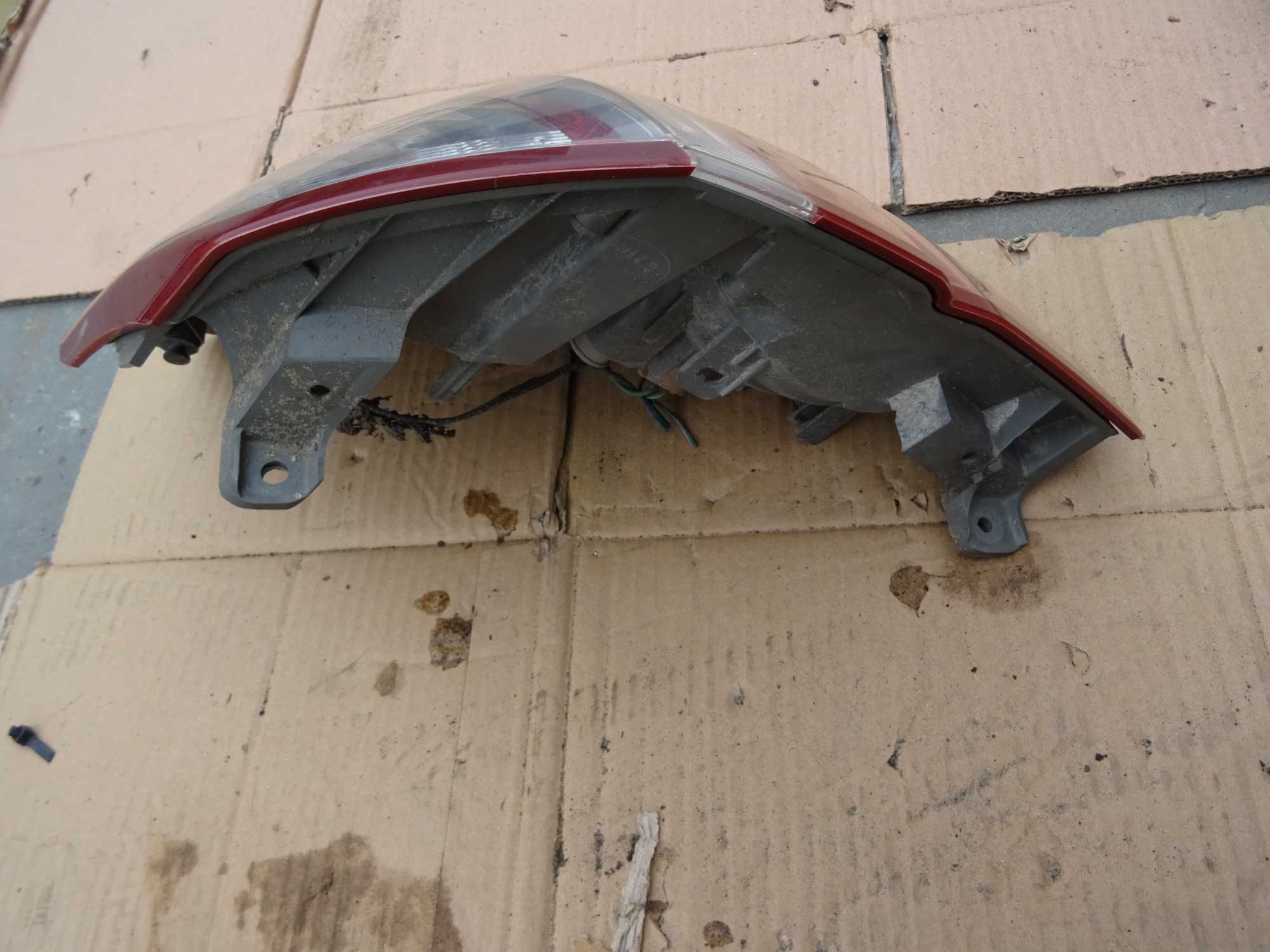 Lampa Prawa Tył Subaru Outback III Kombi