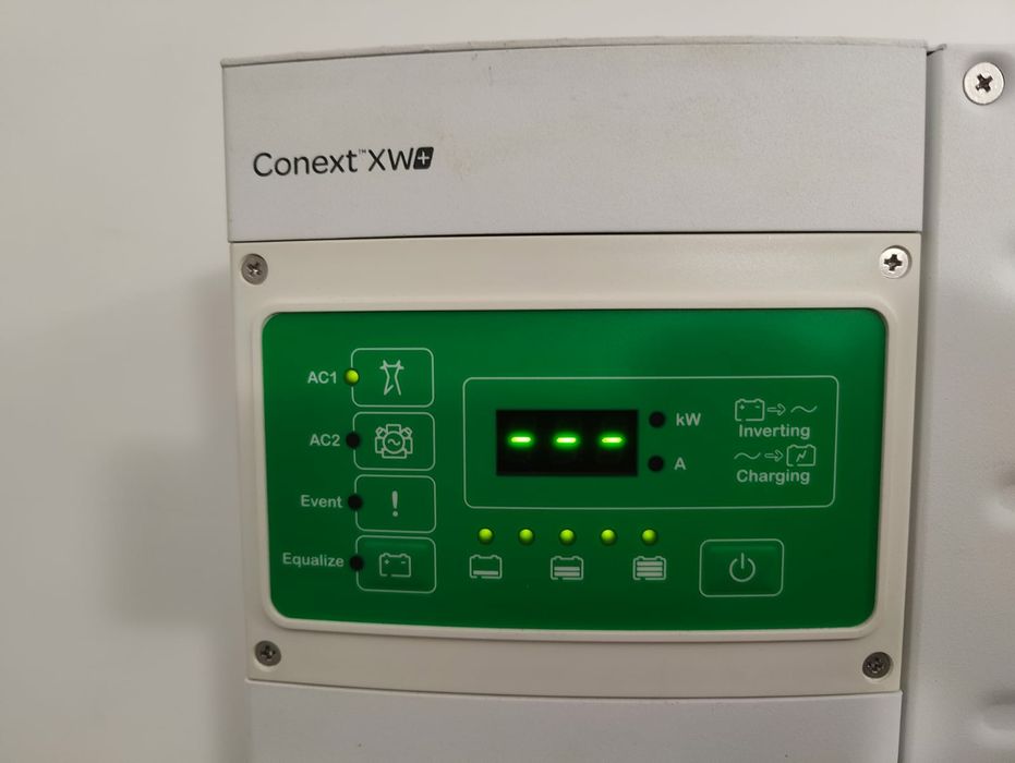 Schneider Electric Conext XW+6.8KW 230, система резервного живлення.