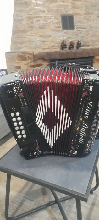 Concertina usada em bom estado sol do fa